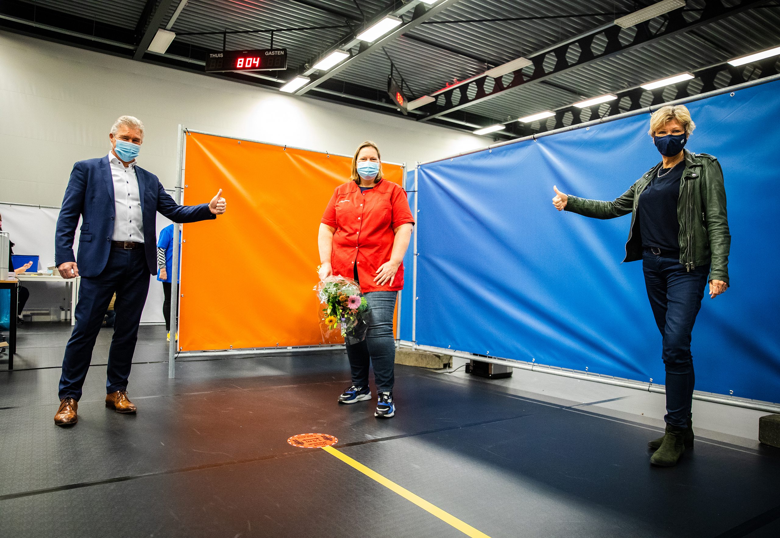 Aletta Krul als eerste in Zuid-Holland Zuid gevaccineerd tegen corona